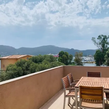 Suberb Air-Conditioned Apartment With Sea View